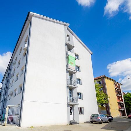 Apartament Cu O Camera Арад Екстериор снимка
