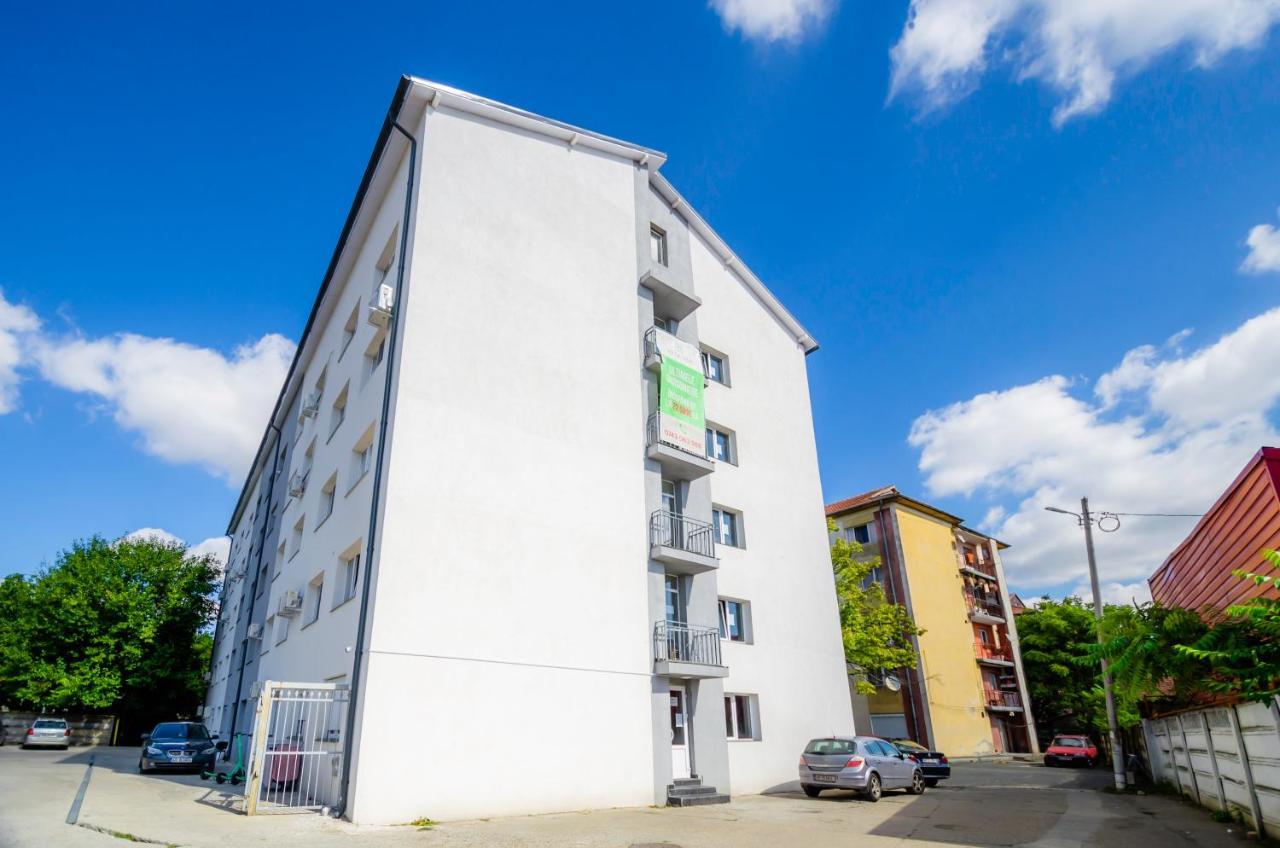 Apartament Cu O Camera Арад Екстериор снимка